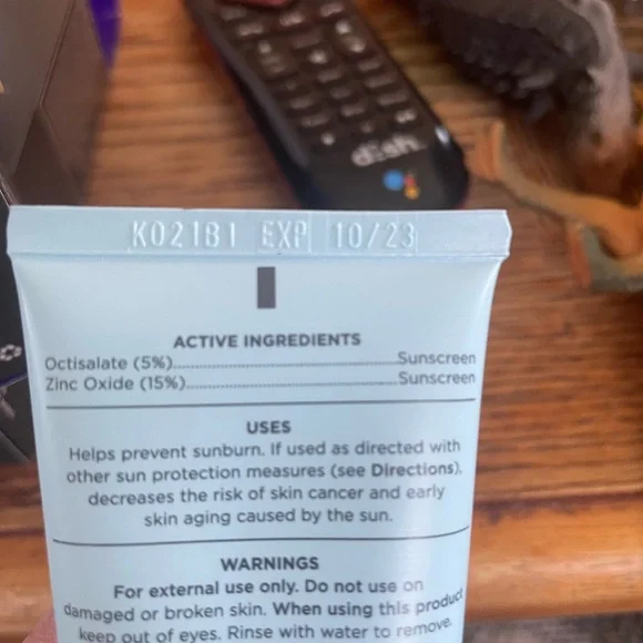 - 2 full size Tatcha pore perfecting sunscreen. New. In box. Sealed. - Picture 3 of 5